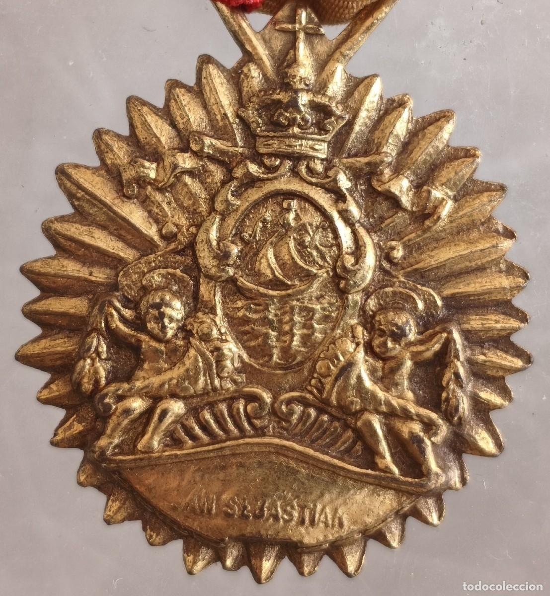 Militaria: Medalla Conmemorativa. Damas al Servicio de Espa&ntilde;a. San Sebasti&aacute;n.