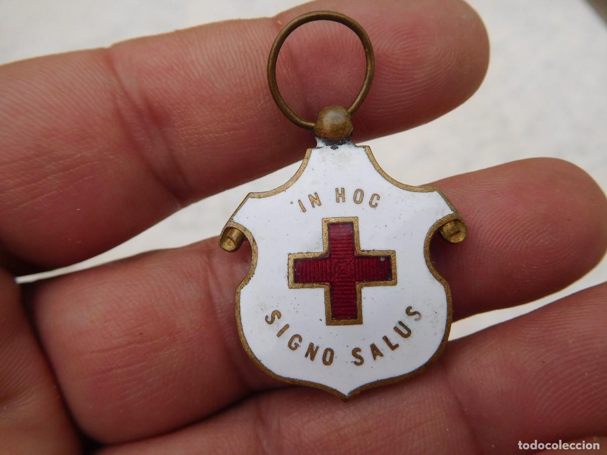 Militaria: Medalla de la cruz roja espa&ntilde;ola in hoc signo salus