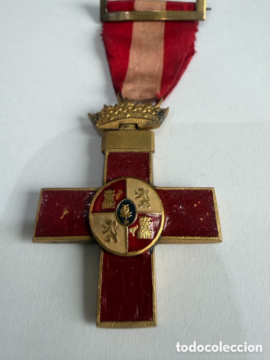 Militaria: Medalla Cruz Al M&eacute;rito Rojo (est&aacute; pintada) por las dos caras - rara -