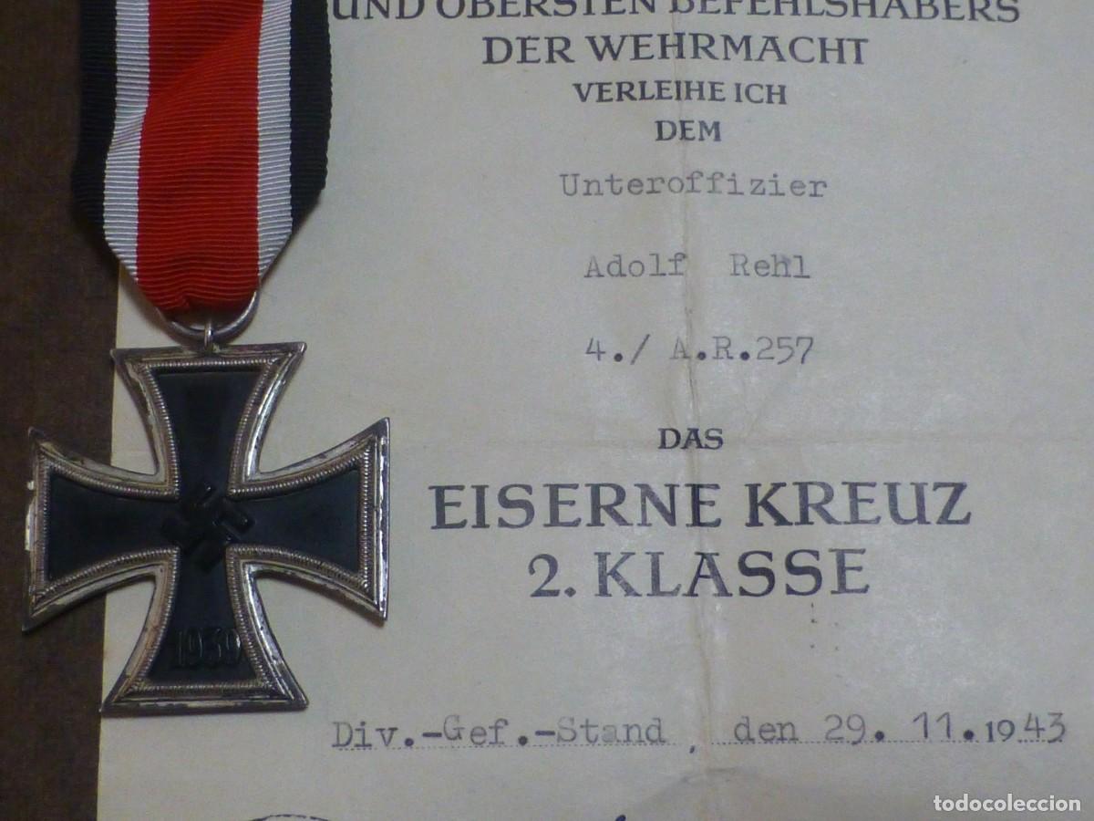 Militaria: Lote formado por cruz de hierro de 2&ordf; clase, marcaje 113, concesi&oacute;n de dicha condecoraci&oacute;n, pasador