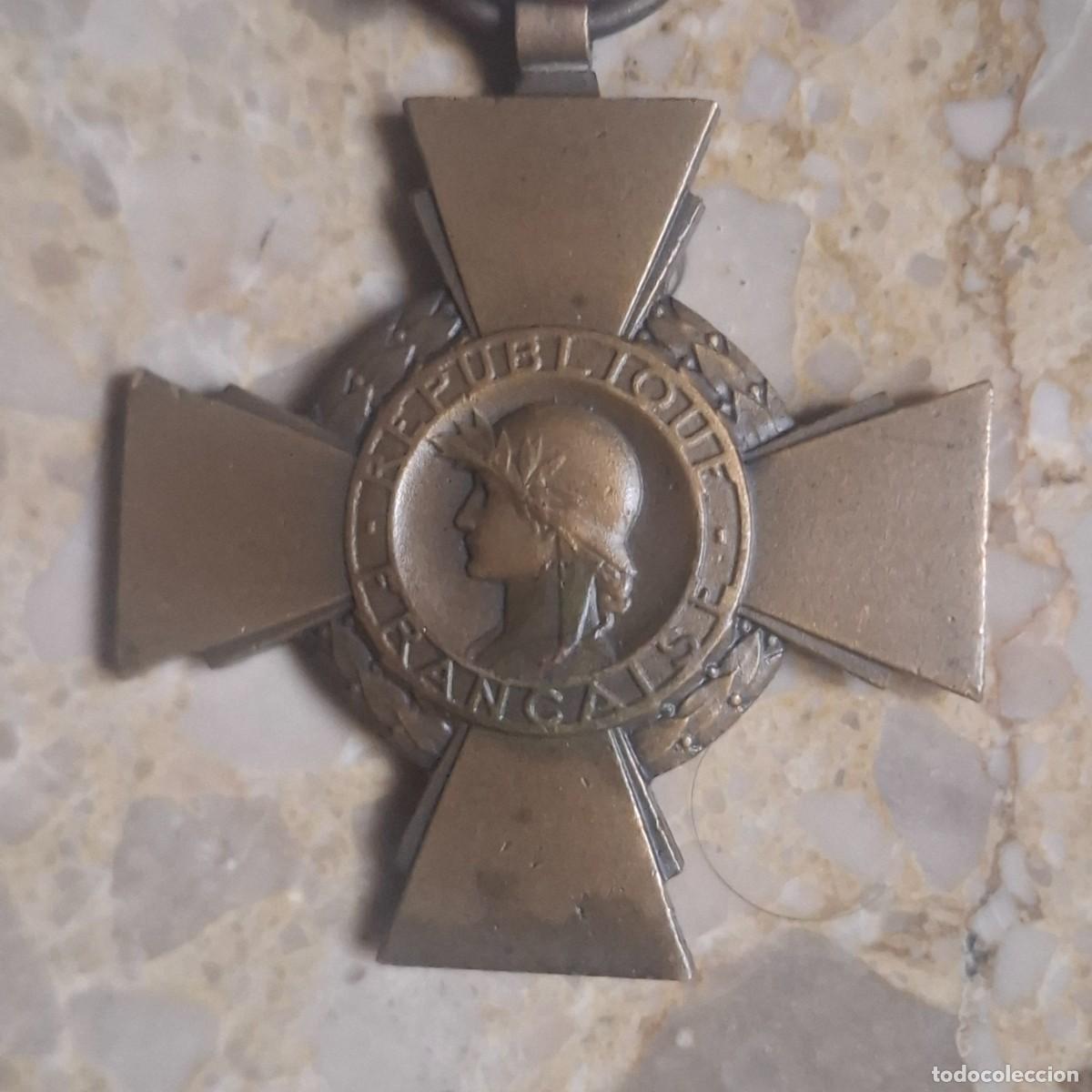 Militaria: 1&deg; Guerra Mundial Cruz de Combatiente - Francia Croix de Combattant.