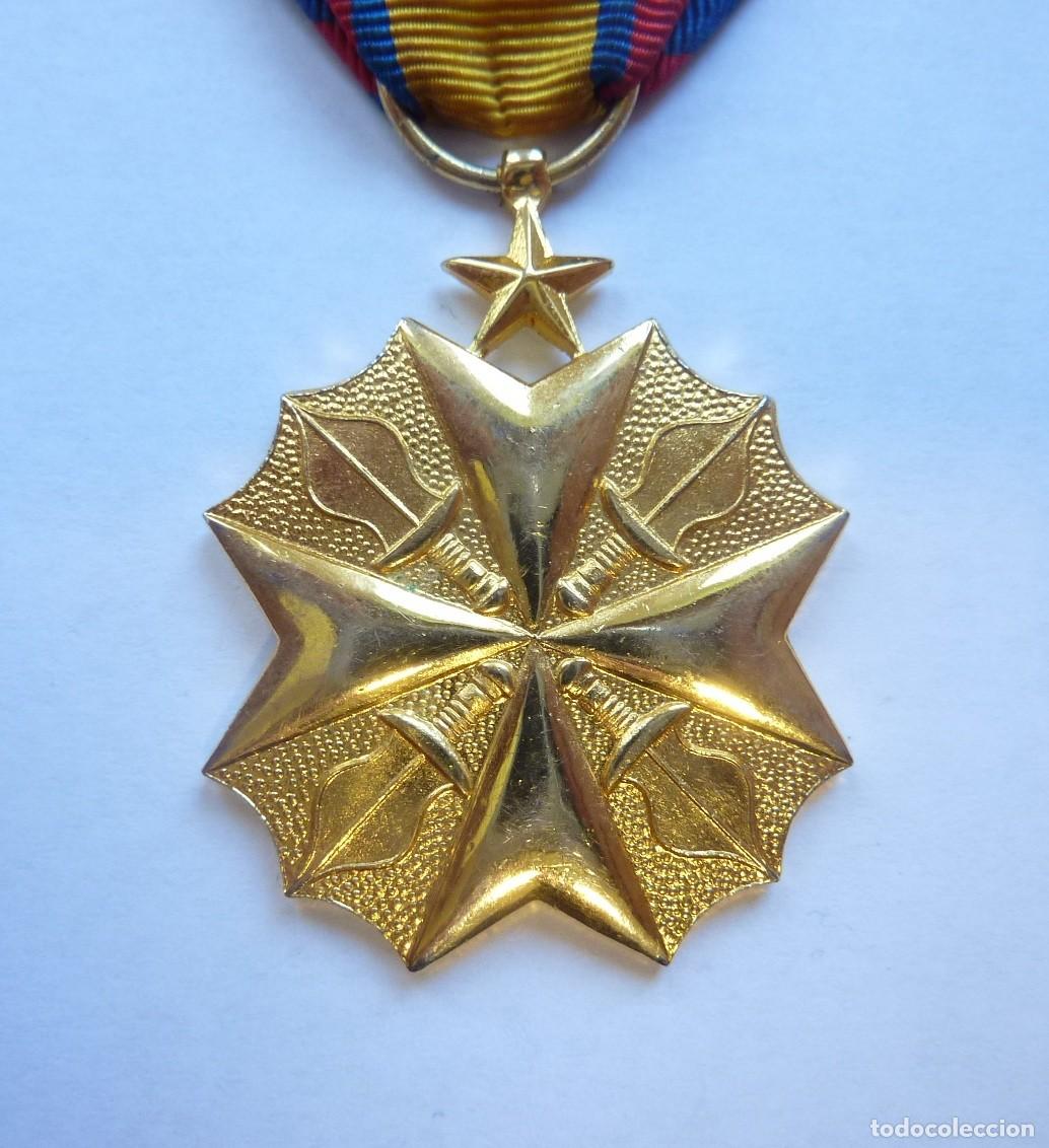 Militaria: Rep&uacute;blica Democr&aacute;tica del Congo (Zaire) - Medalla de la Orden del m&eacute;rito civil - &Aacute;frica