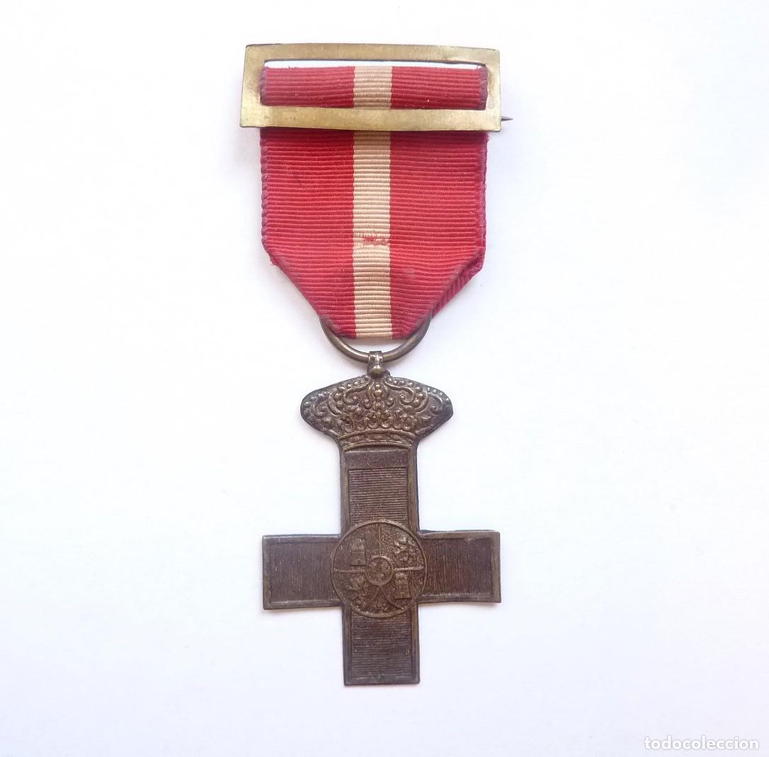 Militaria: Espa&ntilde;a: Cruz del M&eacute;rito Militar con distintivo rojo - &eacute;poca alfonsina