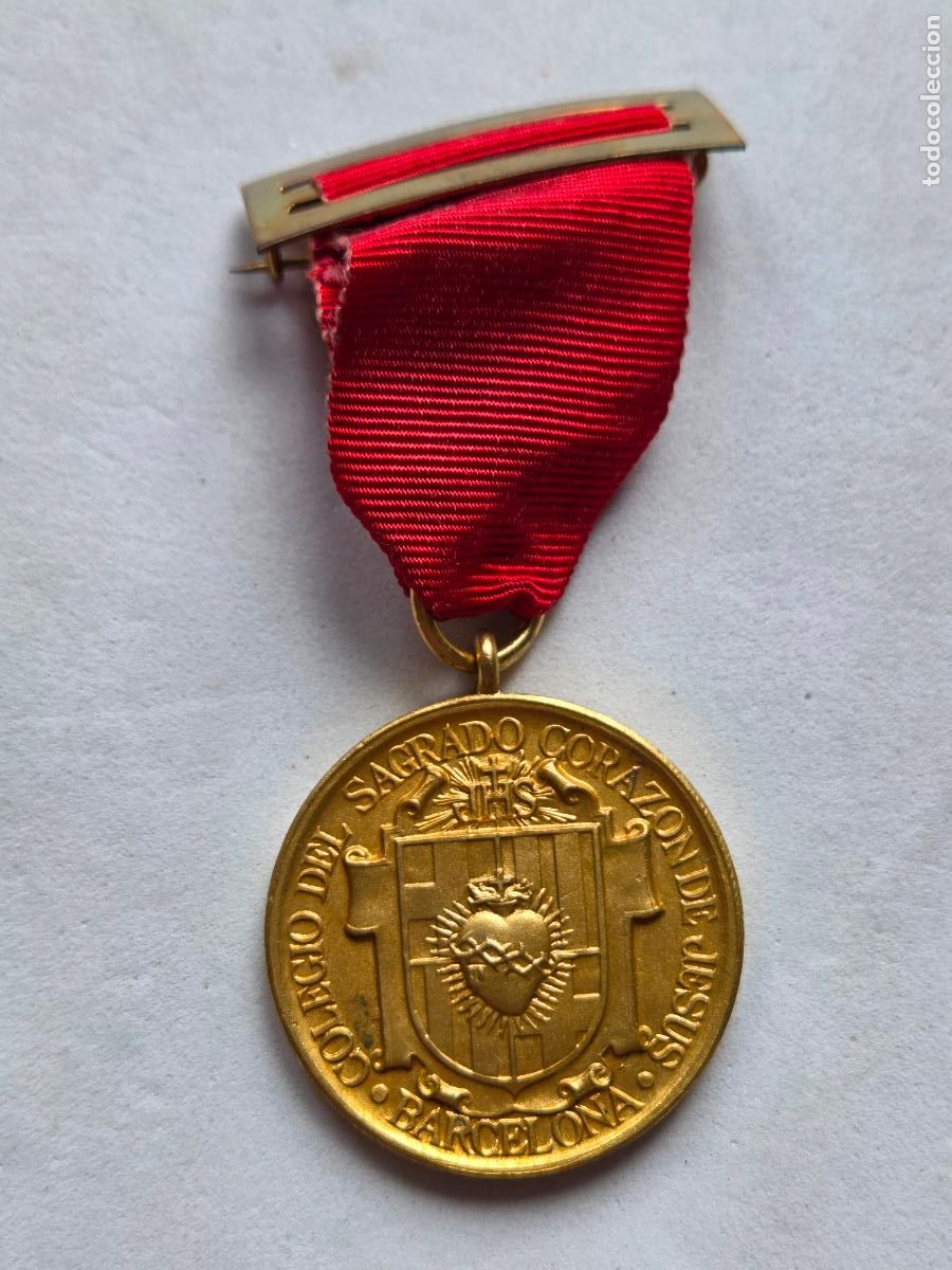 Militaria: COLEGIO DEL SAGRADO CORAZON DE JESUS BARCELONA MEDALLA CON CINTA