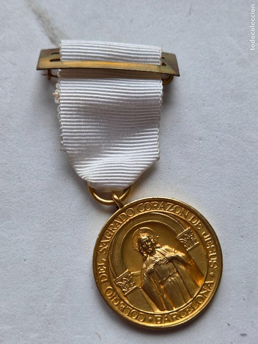 Militaria: COLEGIO DEL SAGRADO CORAZON DE JESUS BARCELONA MEDALLA CON CINTA
