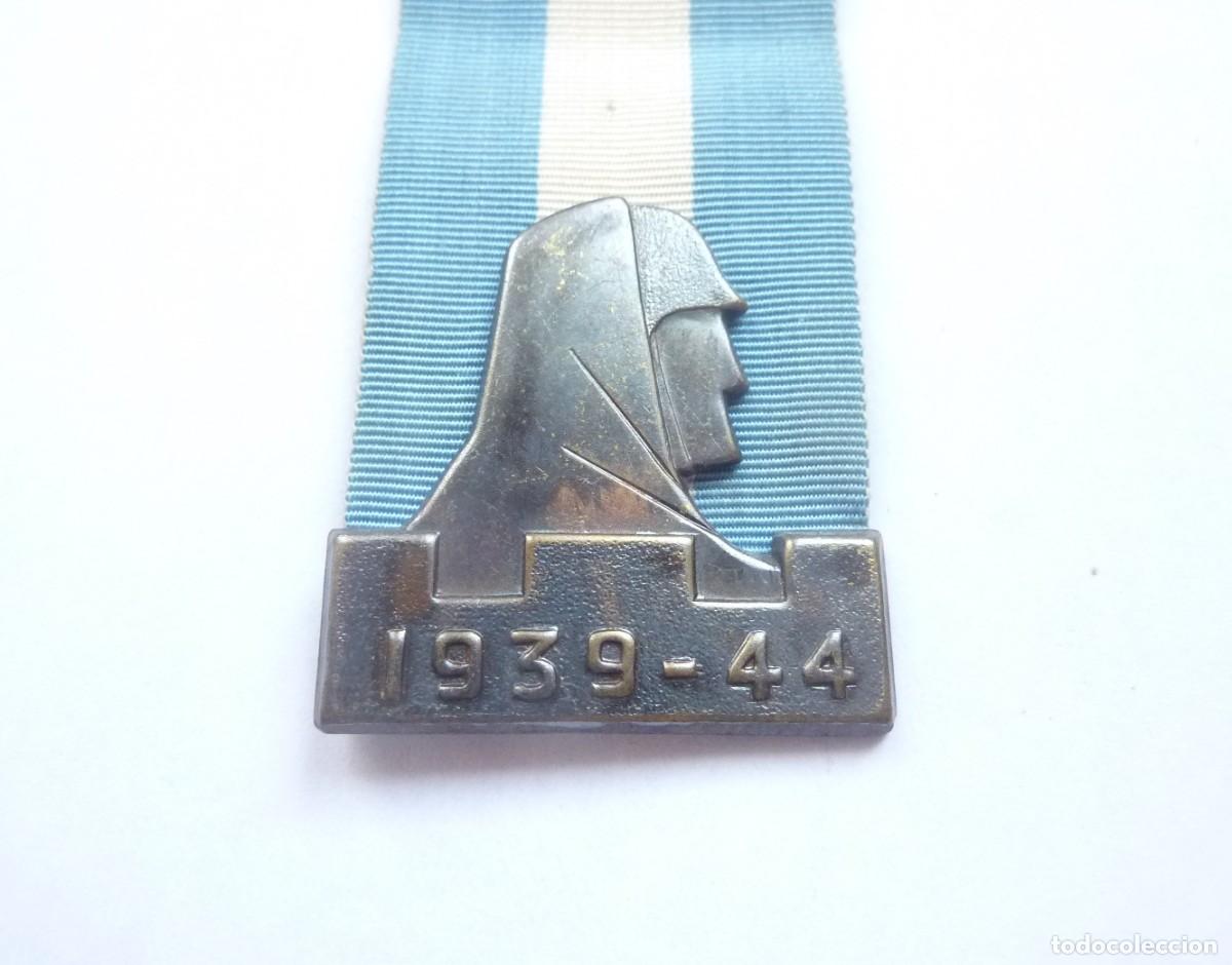 Militaria: Finlandia: Medalla de veterano de la Segunda Guerra Mundial. Distintivo 1939 - 1944.