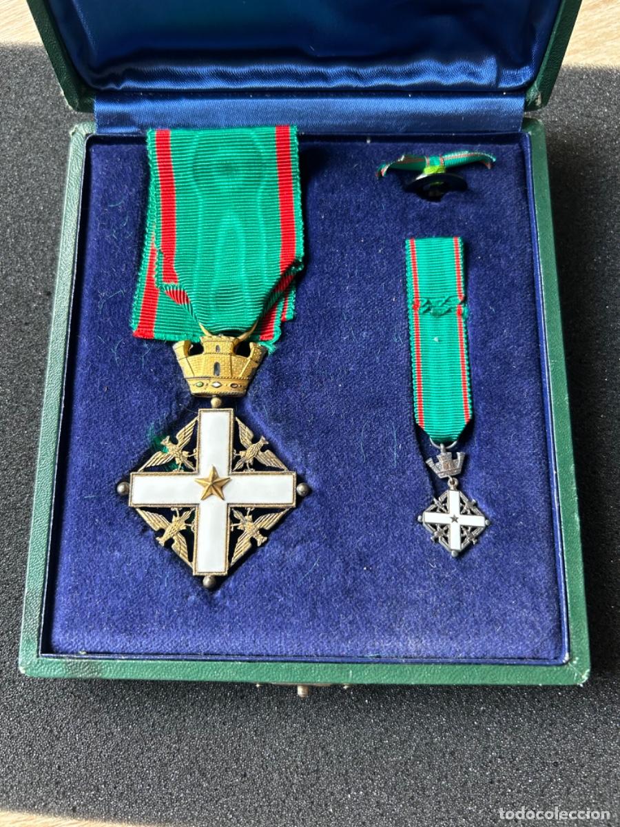 Militaria: Set medallas orden rep&uacute;blica italiana