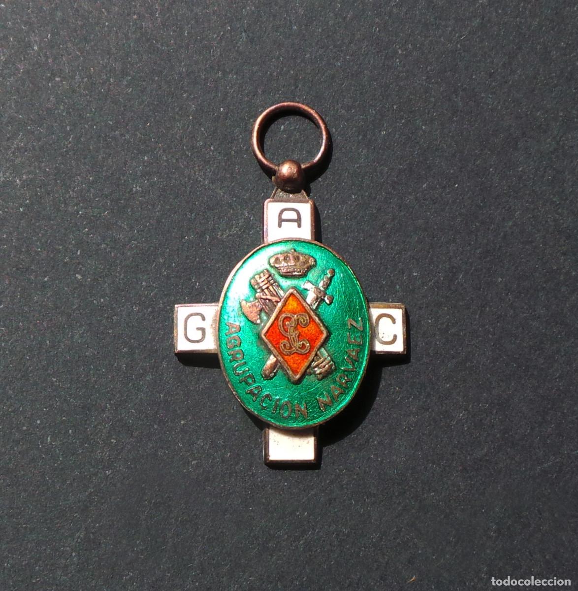 Militaria: MEDALLA MINIATURA M&Eacute;RITO POLICIAL, GUARDIA CIVIL. AGRUPACI&Oacute;N NARVAEZ, PLATA CON ESMALTES.