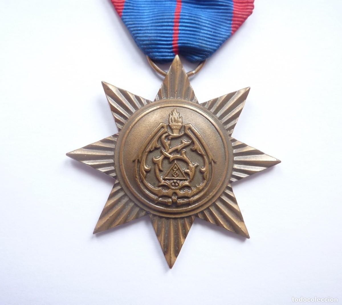 Militaria: Irak: Medalla del Servicio General de la Polic&iacute;a. Condecoraci&oacute;n al m&eacute;rito policial de Iraq.