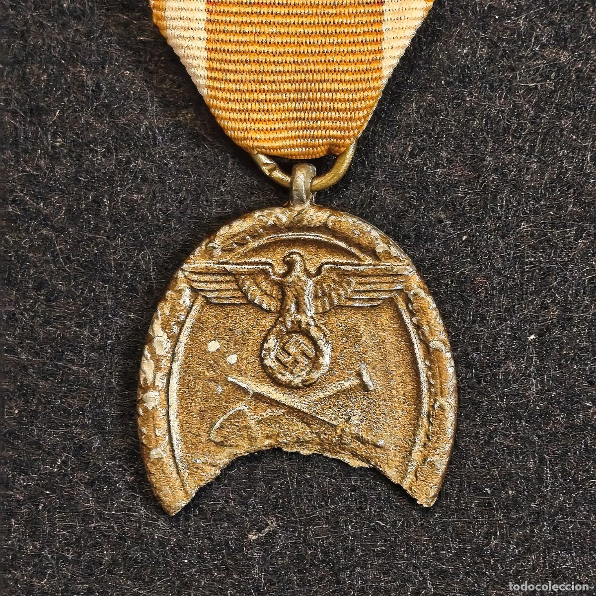 Militaria: CURIOSA MEDALLA DEL MURO DEL ATLANTICO . MARCAJE. ZINC. A&Ntilde;OS 1944-45