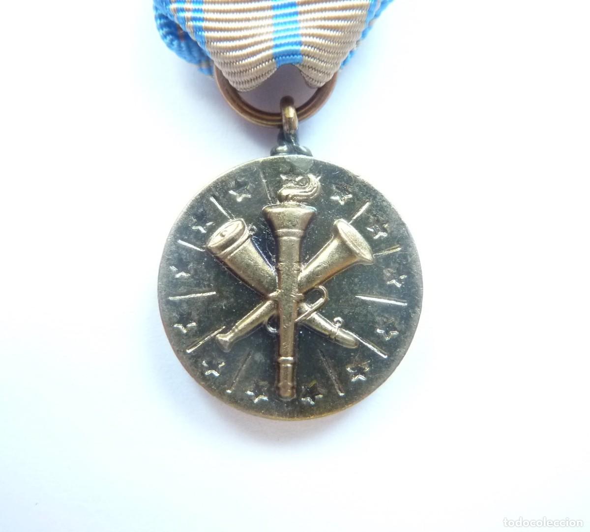 Militaria: Estados Unidos - EE.UU.: Miniatura medalla de la reserva de las fuerza armadas - Modelo Armada. USA.