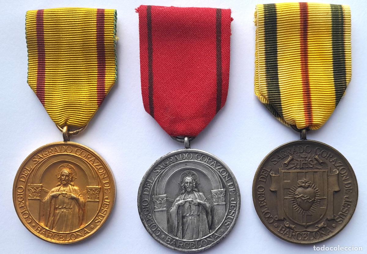 Militaria: Tres medallas del colegio Sagrado Corazon de Jesus de Barcelona.