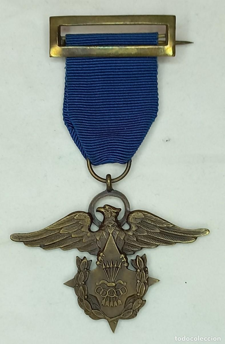 Militaria: DIFICIL MEDALLA , CONDECORACION AL MERITO DEPORTIVO DE LA DELEGACION NACIONAL DE DEPORTES DE LA FET