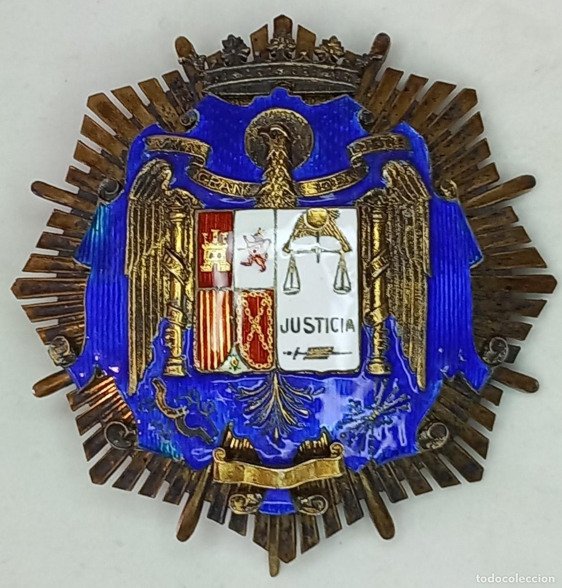 Militaria: ANTIGUA Y GRAN PLACA DE PECHO DE PLATA DORADA Y ESMALTES CON RELIEVES DE AGENTE JUDICIAL , JUSTICIA
