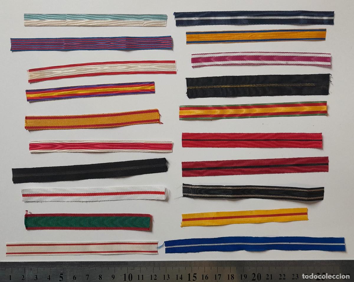 Military Antiques: Cintas para medallas miniatura.