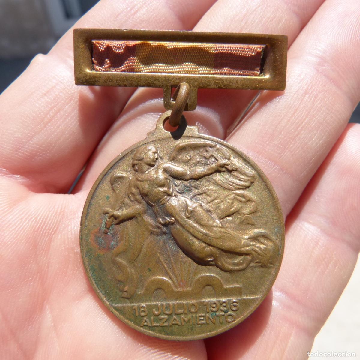 Militaria: Medalla militar del alzamiento 18 julio 1936, abril 1939, a&ntilde;o de la victoria.