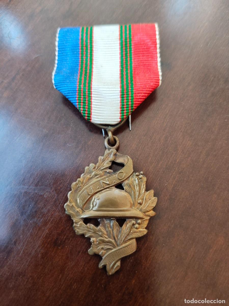 Militaria: Francia. Medalla Original Uni&oacute;n Nacional de Combatientes. Reverso Chobillon Par&iacute;s.