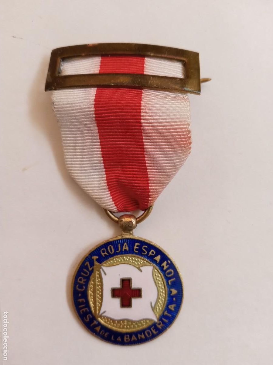 Militaria: CRUZ ROJA ESPA&Ntilde;OLA : ANTIGUA MEDALLA DE LA FIESTA DE LA BANDERITA