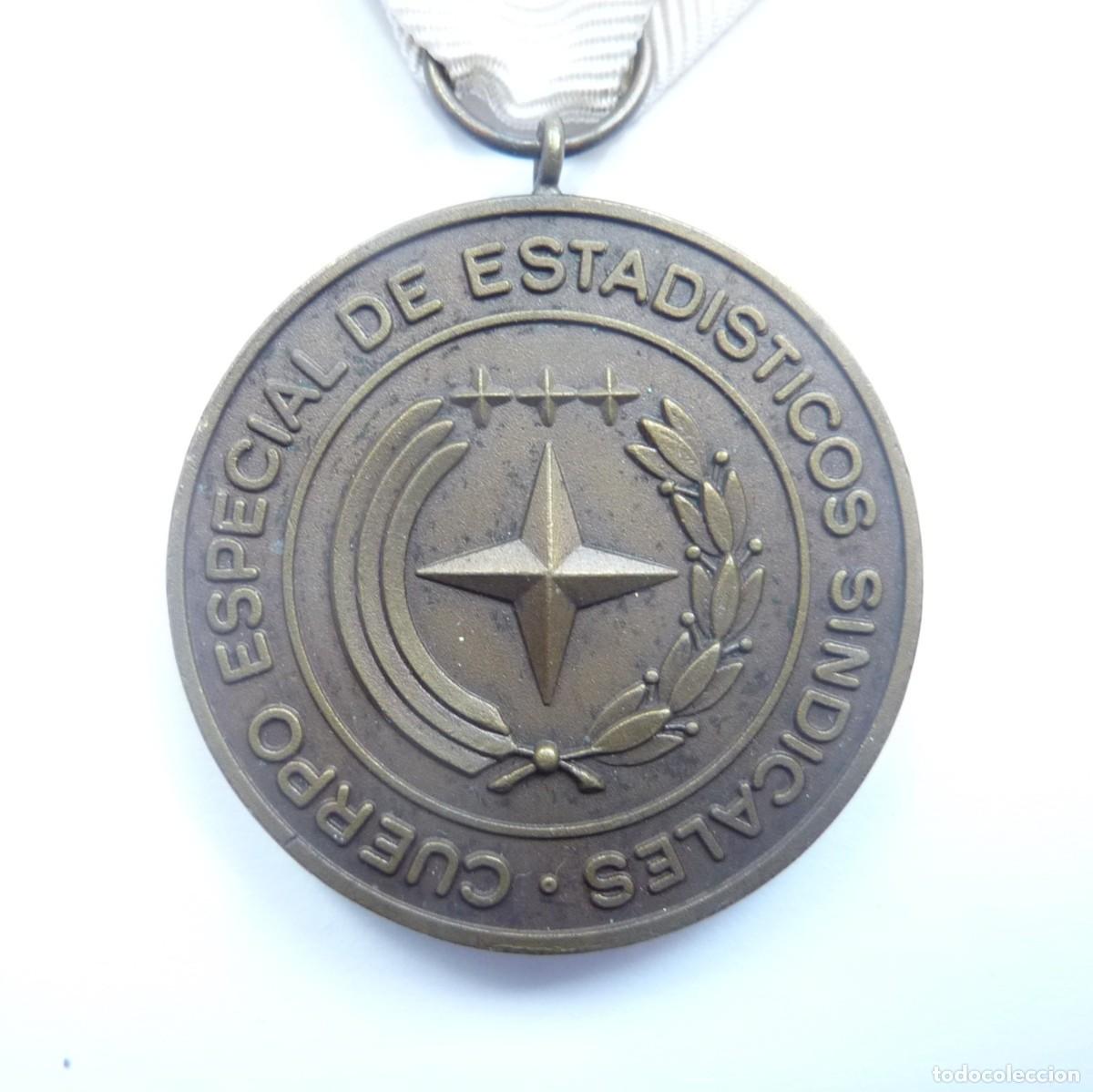 Militaria: Medalla cuerpo especial estad&iacute;sticos sindicales - Hermandad San Isidoro - Sindicado vertical Falange