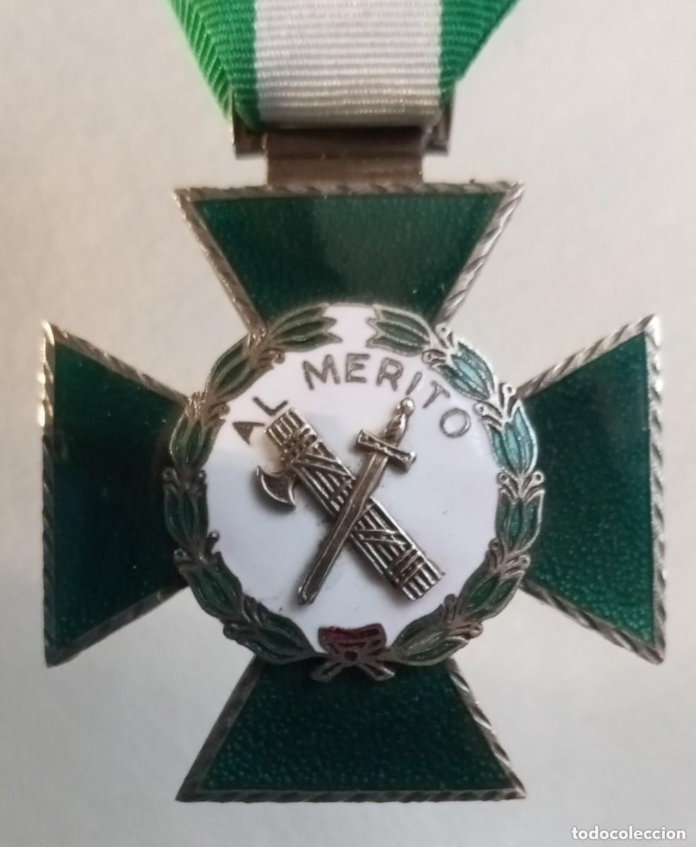 Militaria: Cruz del M&eacute;rito de la Guardia Civil, distintivo Blanco. Ejemplar de finales de la d&eacute;cada de los a&ntilde;os