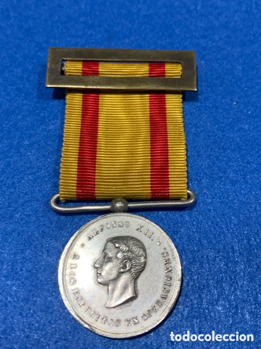 Militaria: Medalla Alfonso XII a los ej&eacute;rcitos en operaciones