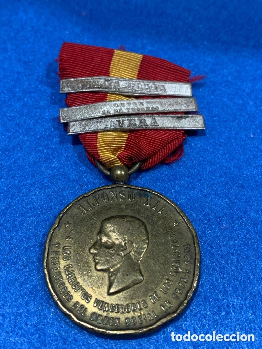 Militaria: Medalla Alfonso XII a los ej&eacute;rcitos vencedores de los carlistas y defensores del orden social 1873