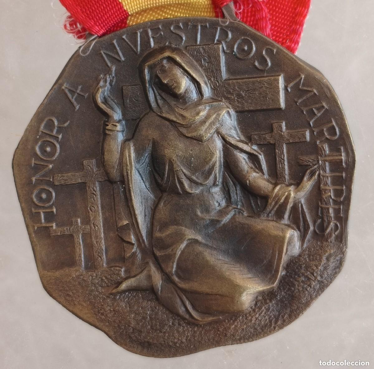 Militaria: Medalla Conmemorativa. Honor a Nuestros M&aacute;rtires. Ciudad Real 1936-1963.