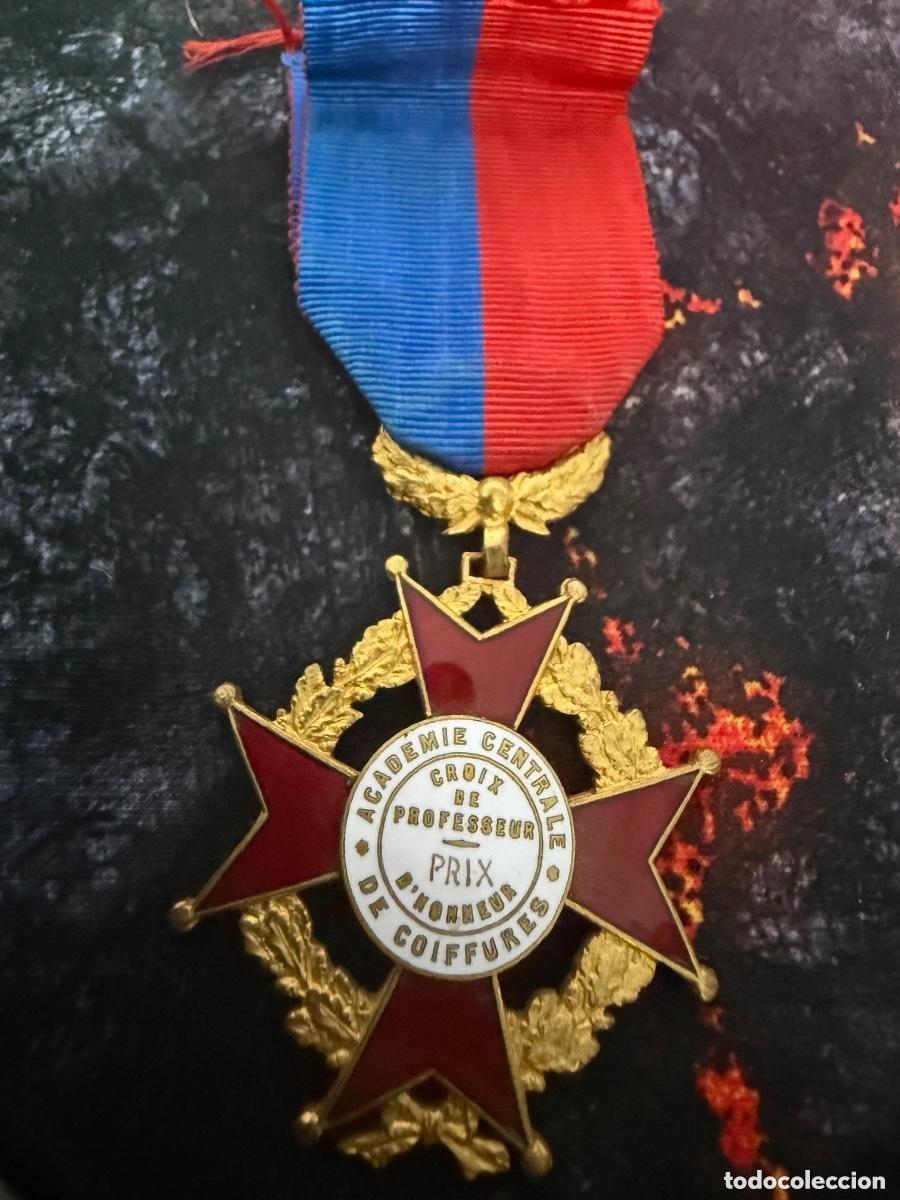 Militaria: Gran Medalla Honor&iacute;fica Francesa &ndash; 10 cm &ndash; Academia Central de Coiffure