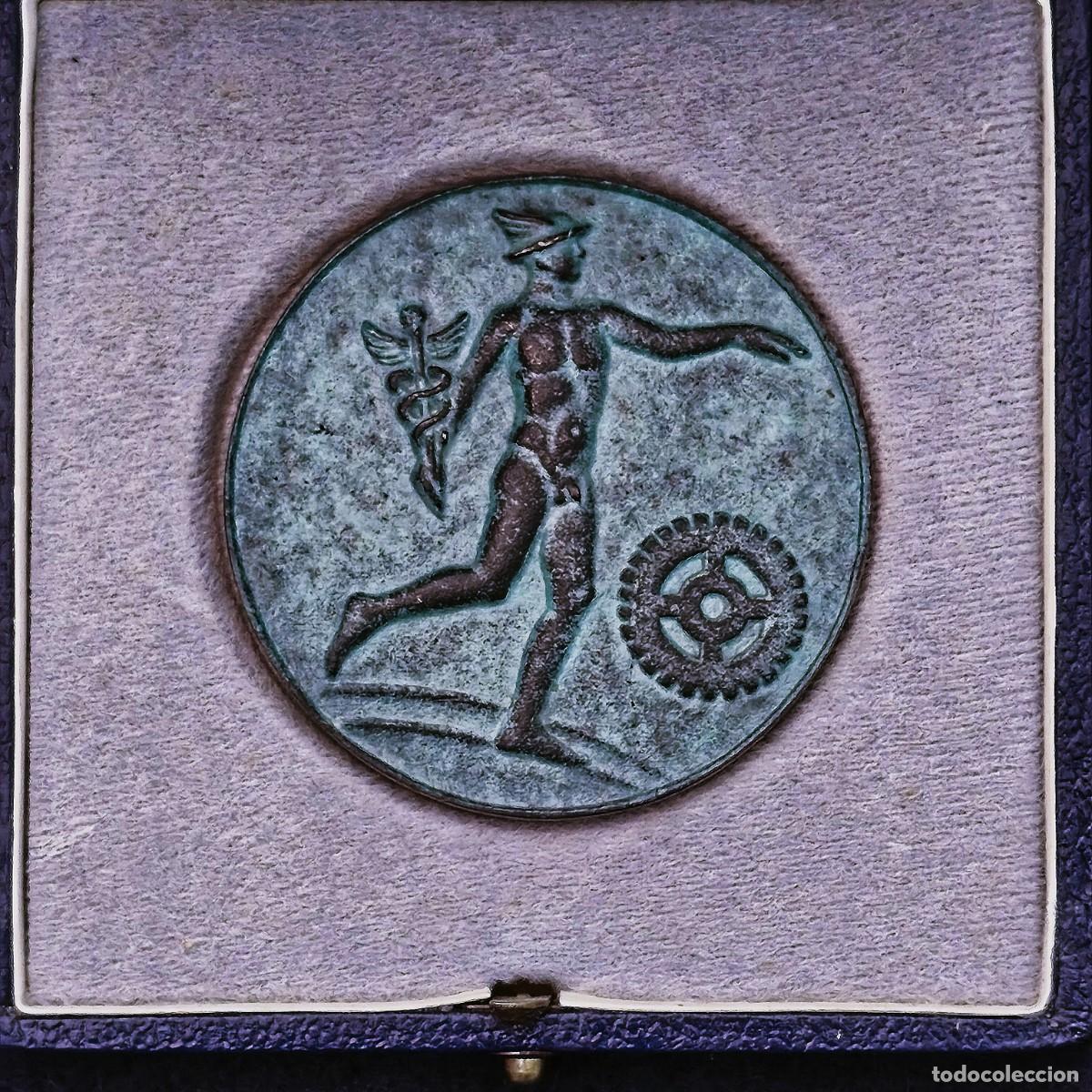 Militaria: MEDALLA CAMARA de Industria y Comercio de Stuttgart Servicios para la formaci&oacute;n profesional. BRONCE