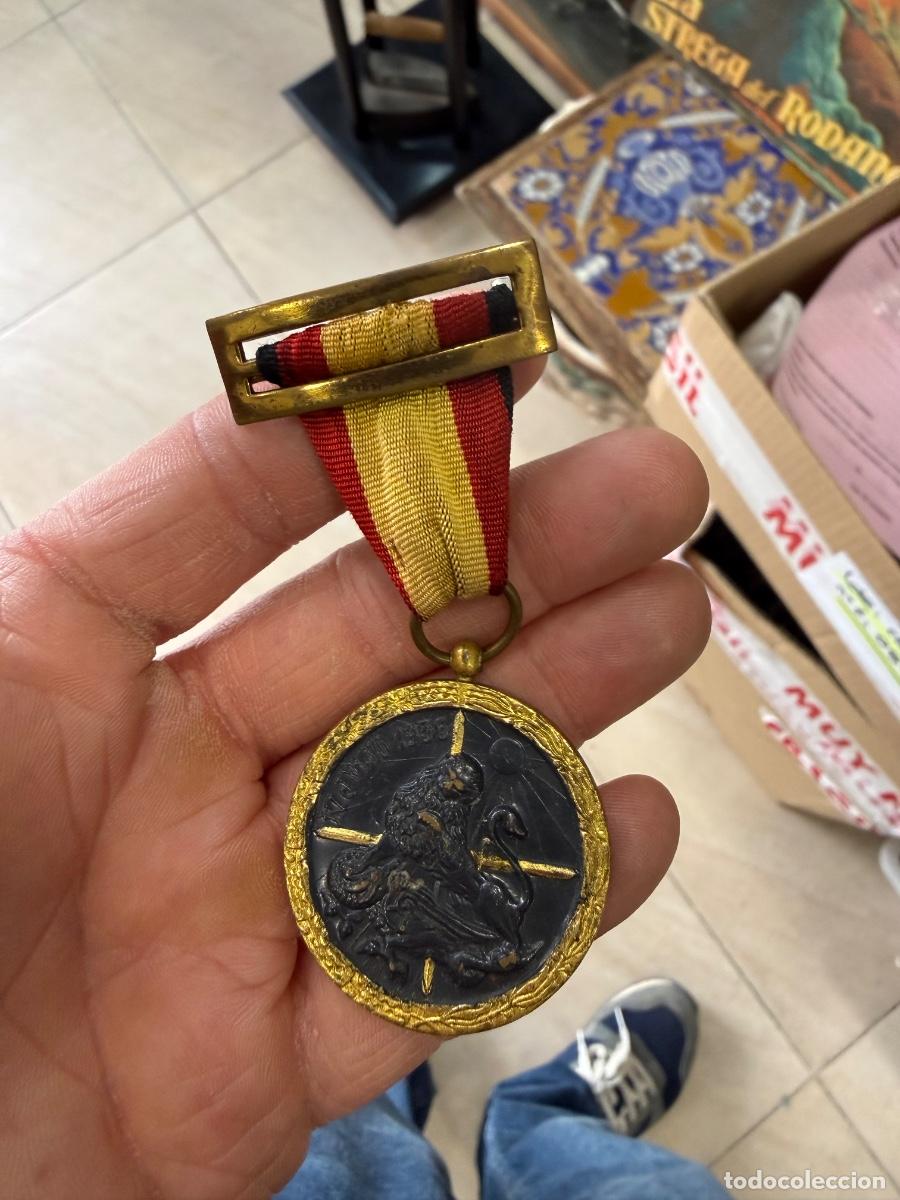 Militaria: Medalla de la guerra civil espa&ntilde;ola, muy buen estado