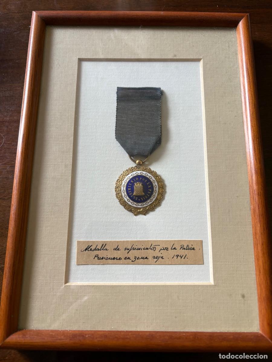 Militaria: Medalla sufrimientos por la patria,prisionero en zona roja1941