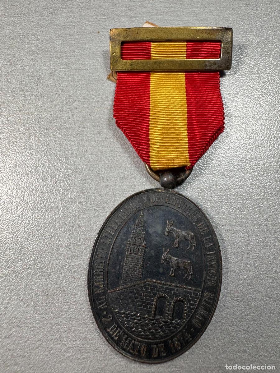 Militaria: Medalla Bilbao modelo con variante(burros)
