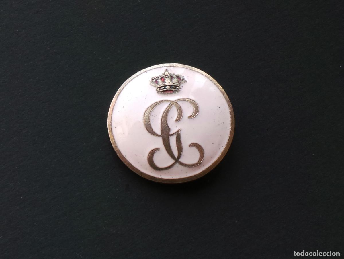 Militaria: ESCUSON TRASERO PLACA GUARDIA CIVIL. 2,5 CM DE DI&Aacute;METRO.