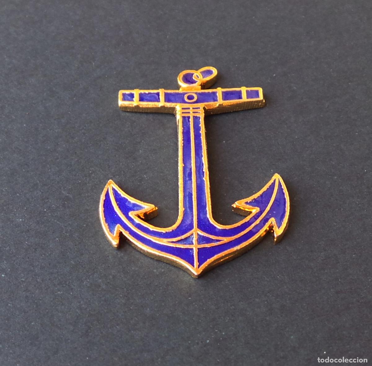 Militaria: ANCLA PARA M&Eacute;RITO NAVAL. 4,1 CM DE ALTO. APROX.