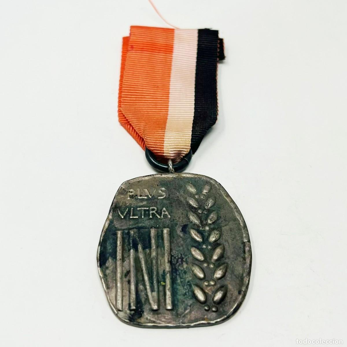 Militaria: Medalla de Plata &ldquo;Plus Ultra&rdquo; &ndash; INI (Instituto Nacional de Industria) &ndash; 25 A&ntilde;os de Servicio &ndash; &Eacute;poca