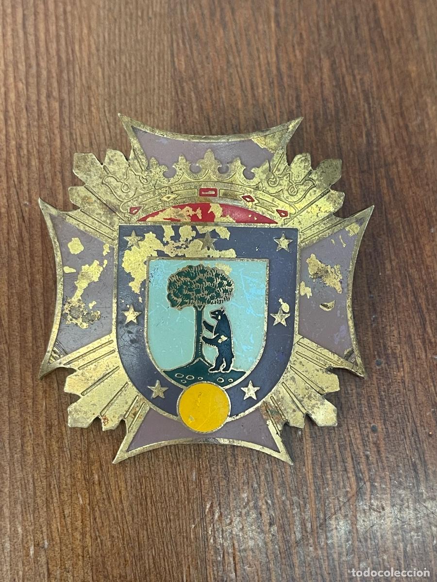 Militaria: CHAPA ESMALTADA DEL AYUNTAMIENTO DE MADRID, A&Ntilde;OS 40, MIDE 6,8 X 6,8 CMS. TAL Y COMO SE VE EN LAS FOT