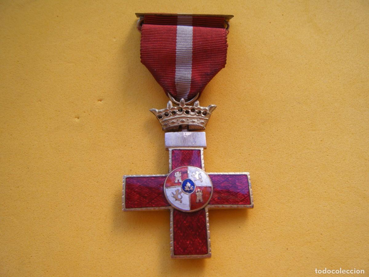 Militaria: CRUZ DEL M&Eacute;RITO MILITAR, DISTINTIVO ROJO