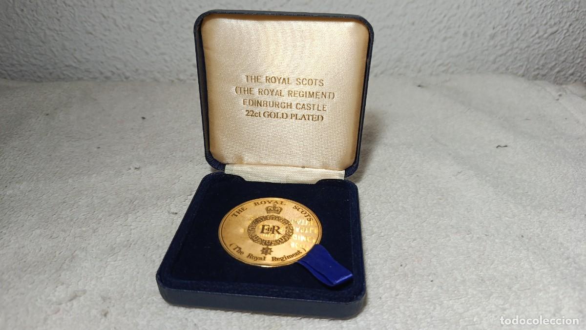 Militaria: ANTIGUA MEDALLA CHAPADA EN ORO THE ROYAL SCOTS - THE ROYAL REGIMENT - EDINBURGH CASTLE