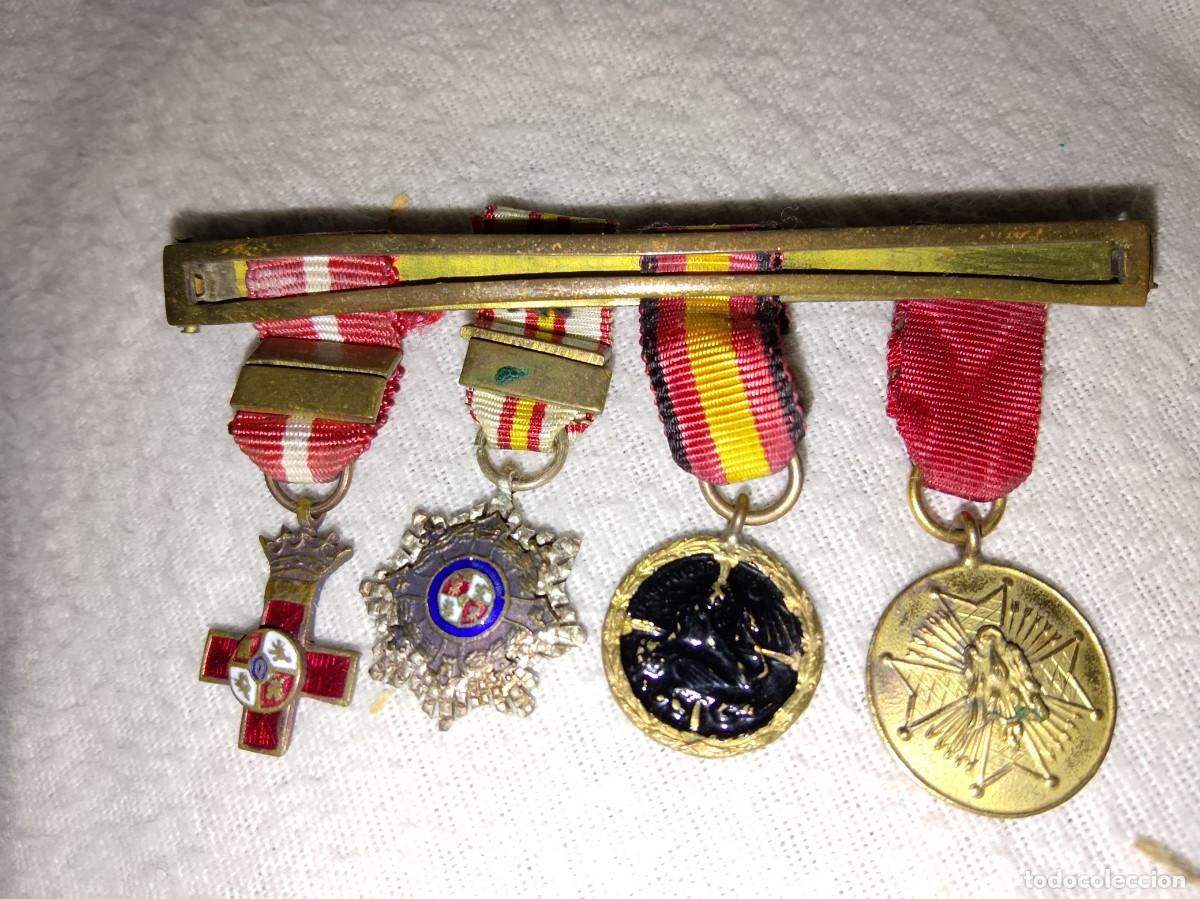 Militaria: Pasador con cuatro miniaturas de medallas Guerra civil y posguerra