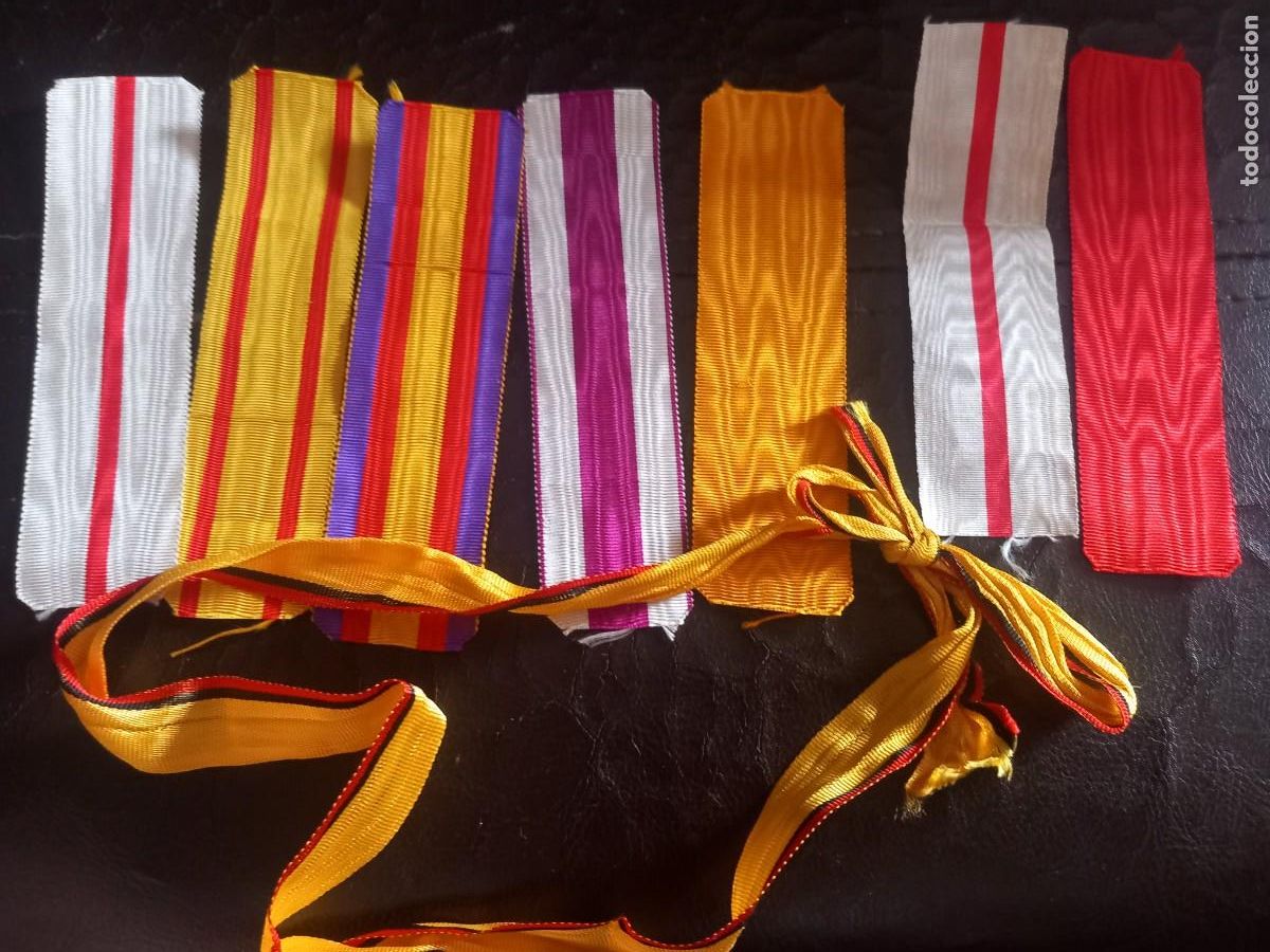 Militaria: Lote cintas medallas