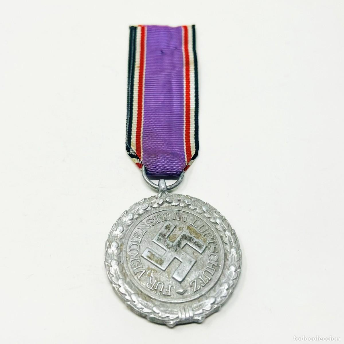 Militaria: Medalla Luftschutz 2&ordf; Clase Alemania WWII &ndash; Defensa A&eacute;rea Civil &ndash; Versi&oacute;n Ligera de Guerra