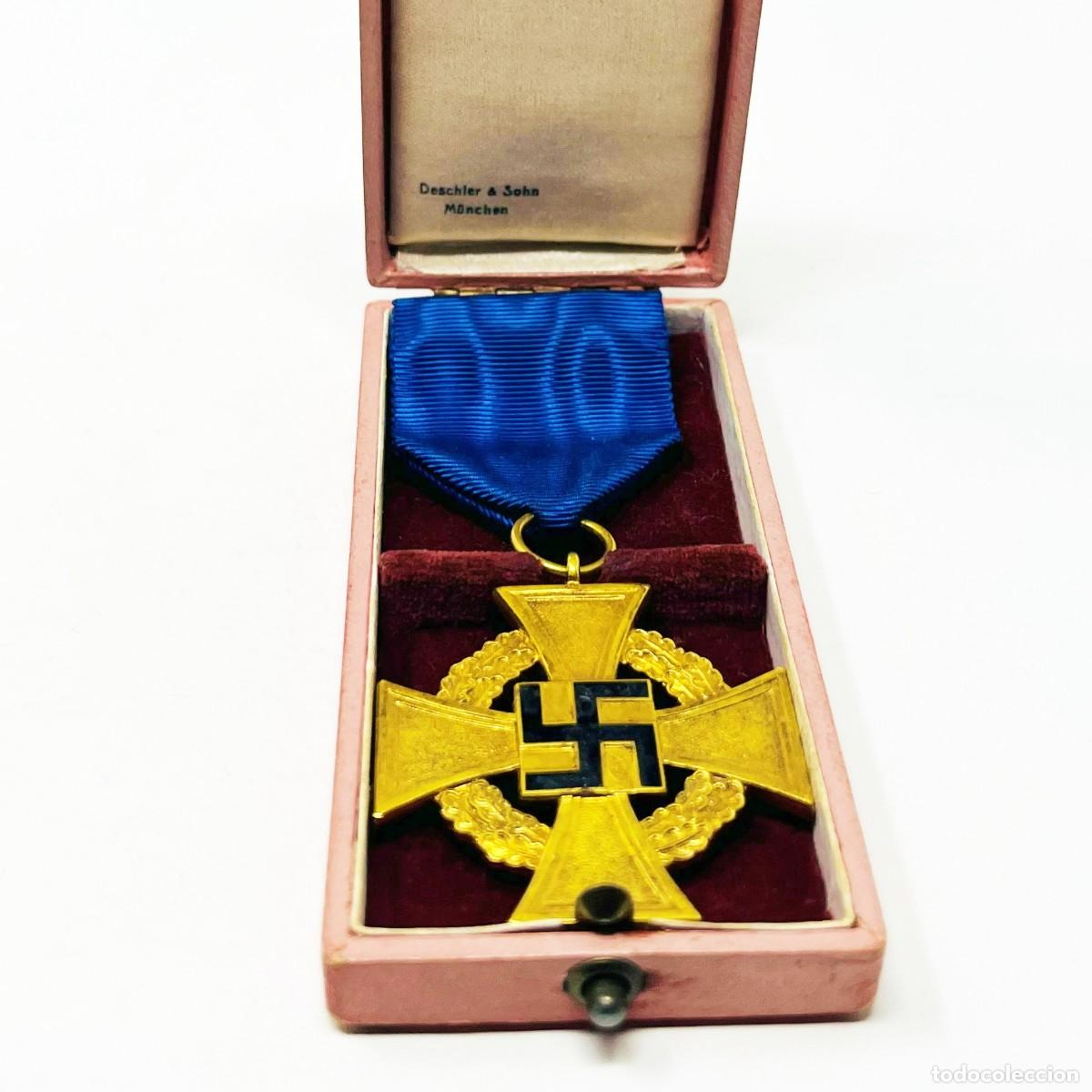 Militaria: Cruz por 40 A&ntilde;os de Servicios Fieles (Treudienst-Ehrenzeichen 1.&ordf; Clase) con Estuche Deschler & Sohn