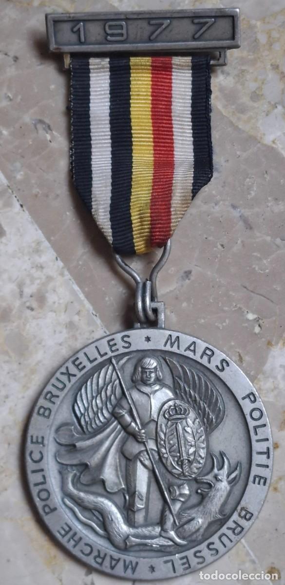 Militaria: Medalla policia Bruselas ( Belgica) 1977