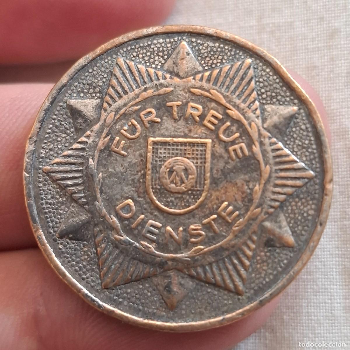 Militaria: Medalla policia republica democr&aacute;tica alemana (RDA) al servicio fiel.a&ntilde;os 50-70