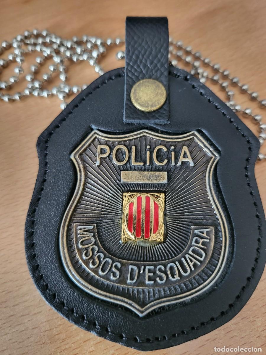 Militaria: Portaplacas para colgar con placa Mossos d'esquadra
