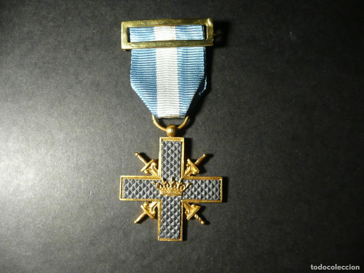 Militaria: Cruz de Guerra para cabos y soldados