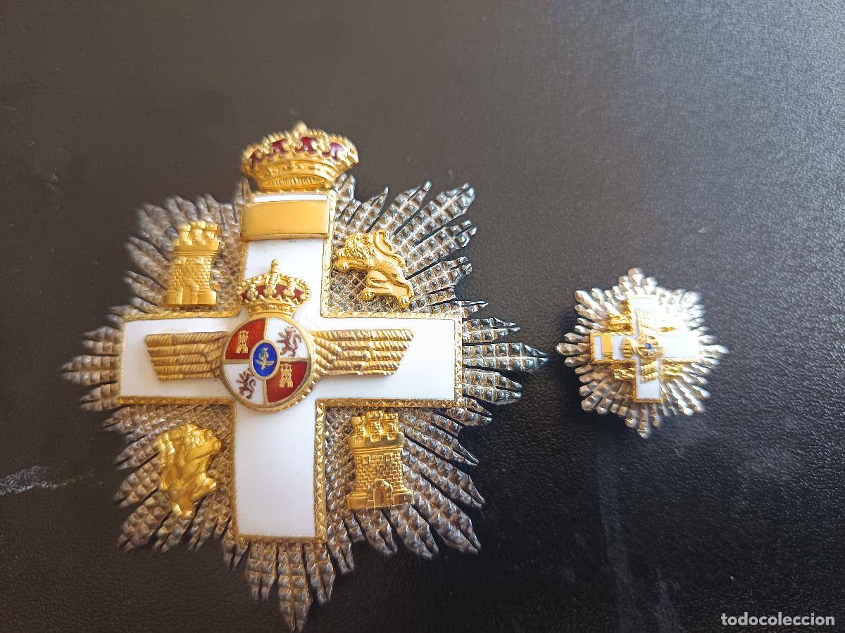 Militaria: GRAN CRUZ DEL MERITO AERONAUTICO CON DISTINTIVO BLANCO Y SU MINIATURA DE SOLAPA, PLATA