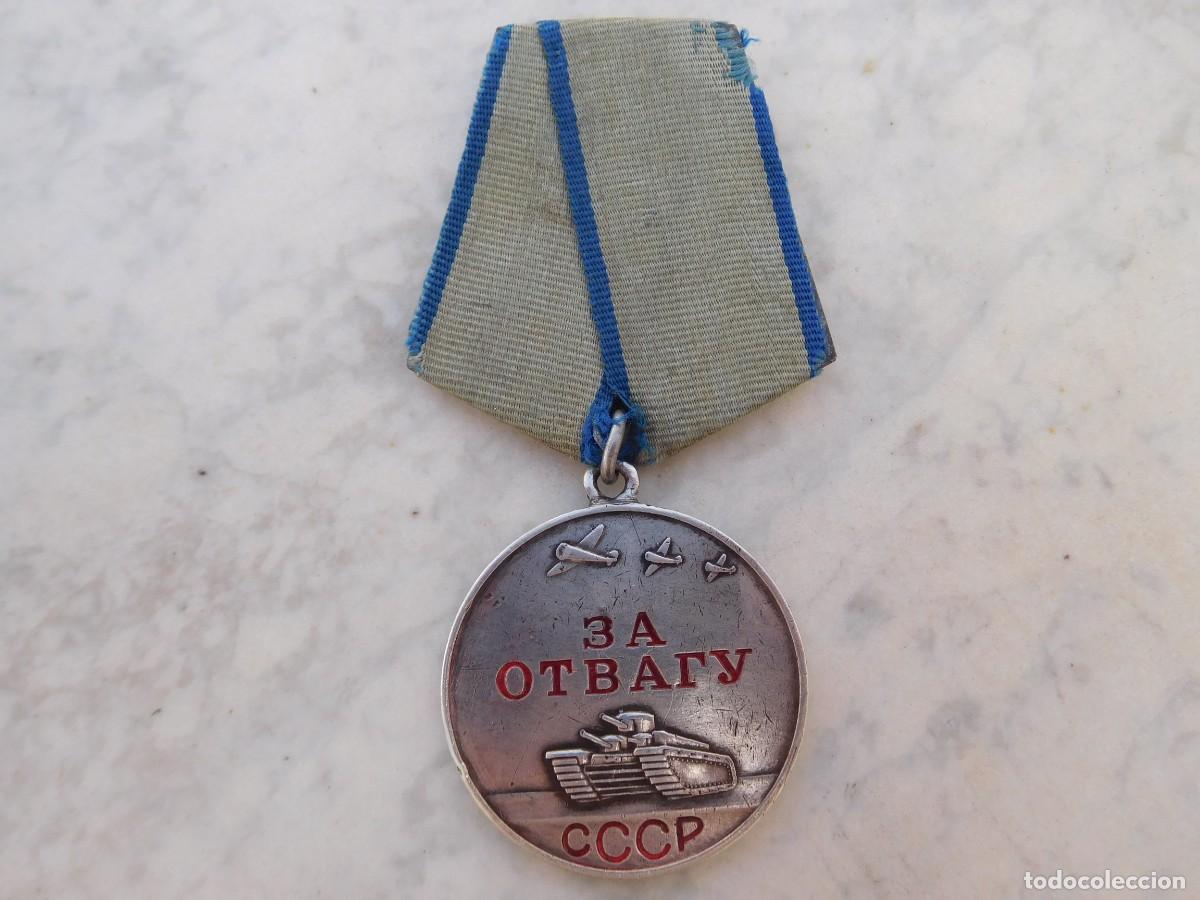 Militaria: Rusia. URSS. Medalla sovi&eacute;tica al valor en combate 630.961 WW2