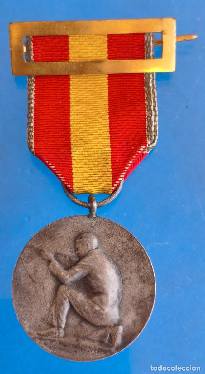 Militaria: Medalla de tiro. Sin m&aacute;s datos. - Foto 2