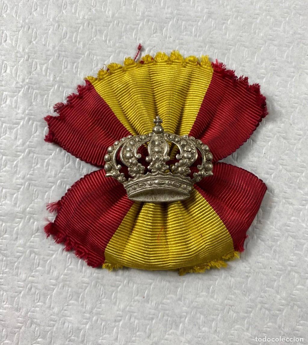 Militaria: ROSETA Bandera de Espa&ntilde;a con Corona Real en plata finales Siglo XIX o inicios del XX Original